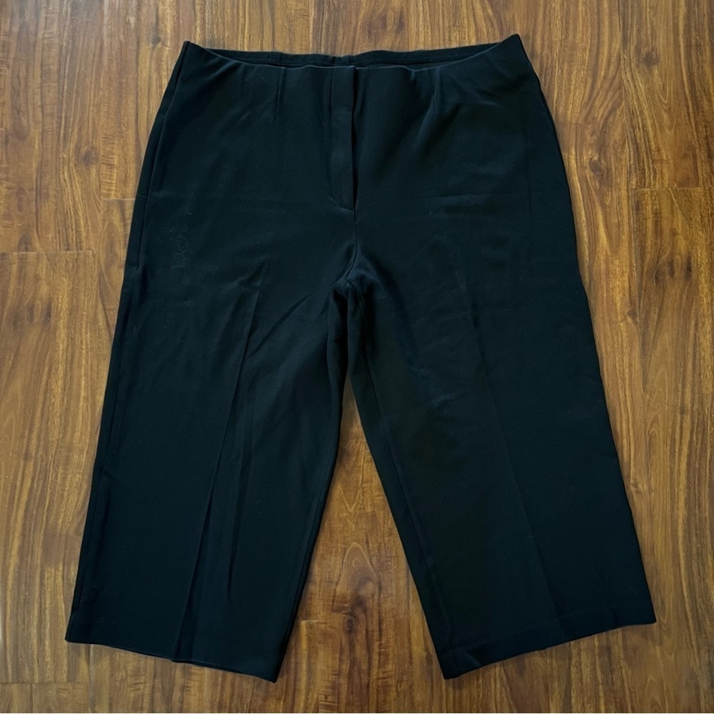 Chico’s Black Cropped Capris Pants size 2.5 (large 14)